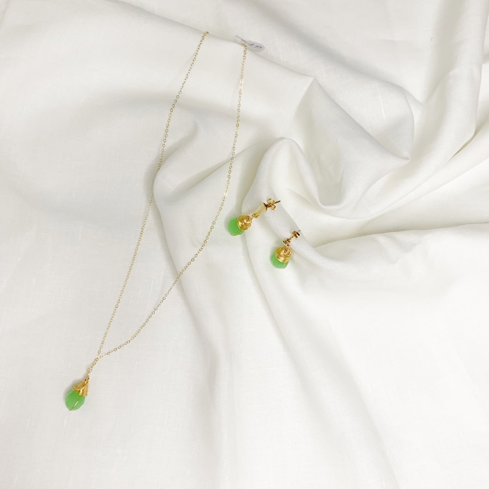 ▪️SOLD 🏷 Necklace and Earring set